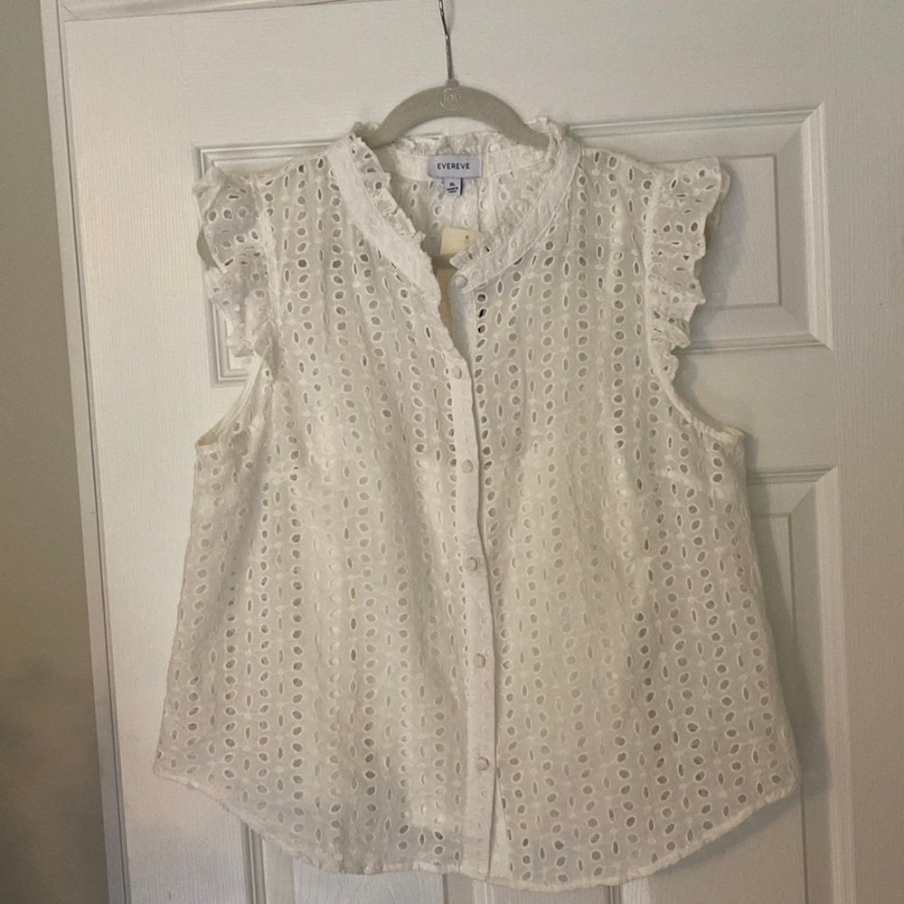 Evereve Calista Eyelet Button Down